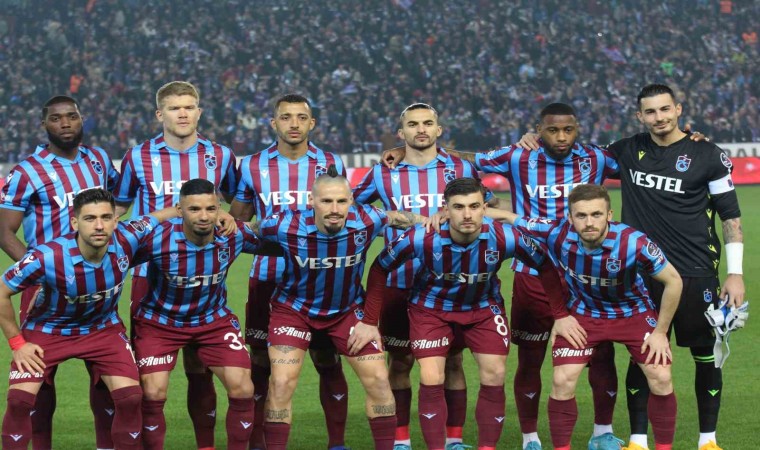 Trabzonsporda şampiyon kadro dağlıyor