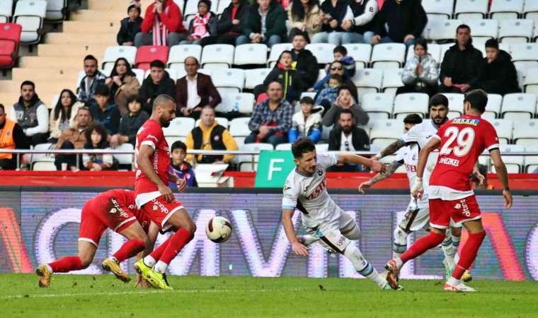 Trendyol Süper Lig: Antalyaspor: 1 - Trabzonspor: 1 (Maç sonucu)