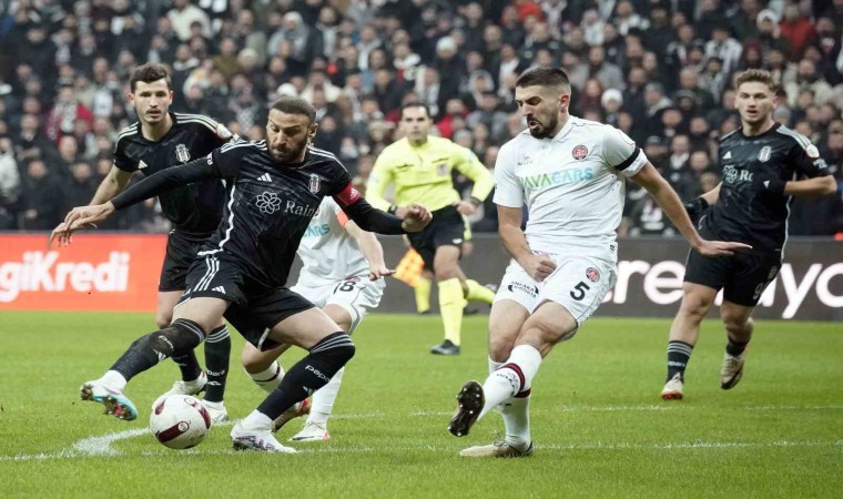 Trendyol Süper Lig: Beşiktaş: 0 - Fatih Karagümrük: 0 (İlk yarı)