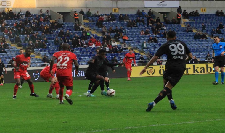 Trendyol Süper Lig: Hatayspor: 0 - Gaziantep FK: 0 (İlk yarı)