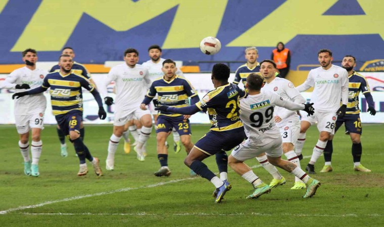 Trendyol Süper Lig: MKE Ankaragücü: 1 - Fatih Karagümrük: 0 (İlk yarı)