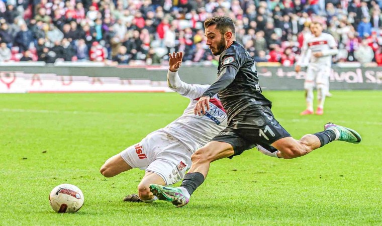 Trendyol Süper Lig: Samsunspor: 2 - Sivasspor: 0 (İlk yarı)