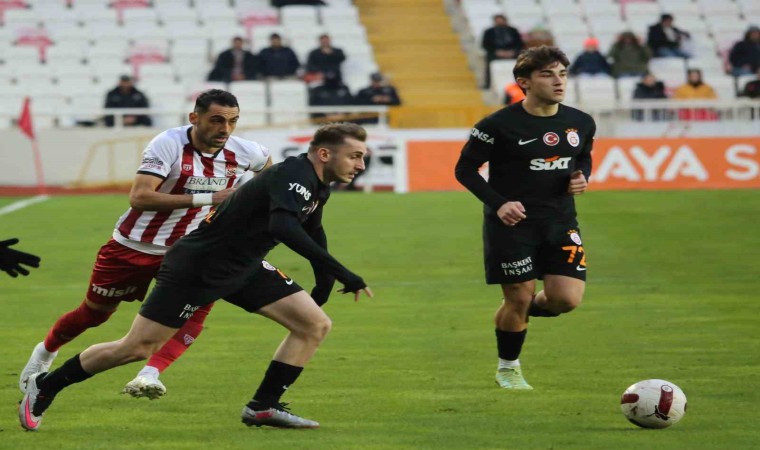 Trendyol Süper Lig: Sivasspor: 0 - Galatasaray: 0 (Maç devam ediyor)