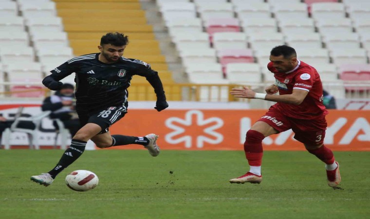 Trendyol Süper Lig: Sivasspor: 1 - Beşiktaş: 0 (Maç devam ediyor)