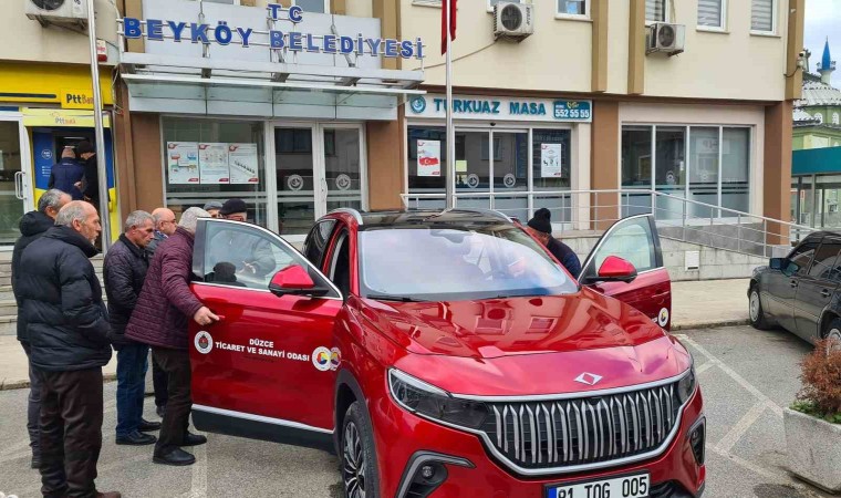 Türkiyenin yerli otomobili TOGGa Beyköyde yoğun ilgi gördü