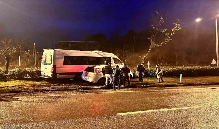 Üç kişinin yaralandığı kaza güvenlik kamerasında