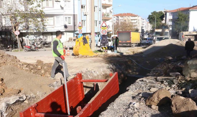 Ulutepe Caddesinin yağmur suyu hattında ilk kazma vuruldu