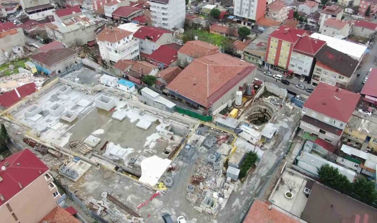 Ümraniyede çökme oluşan metro şantiyesi havadan görüntülendi