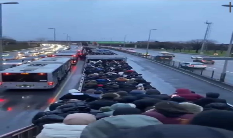 Üsküdar’da metrobüs arızalandı; duraklarda yoğunluk yaşandı