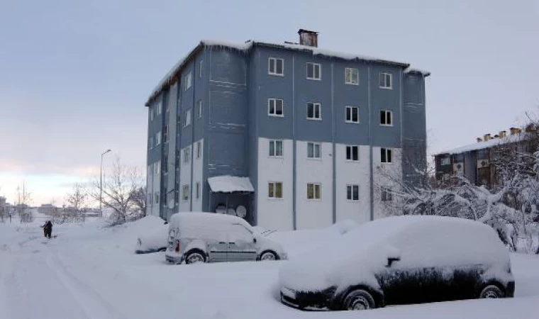 Van ve Bitlis’te 900 yerleşim yerinin yol ulaşıma kapandı