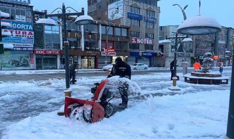 Van ve Bitlis’te 900 yerleşim yerinin yol ulaşıma kapandı (2)