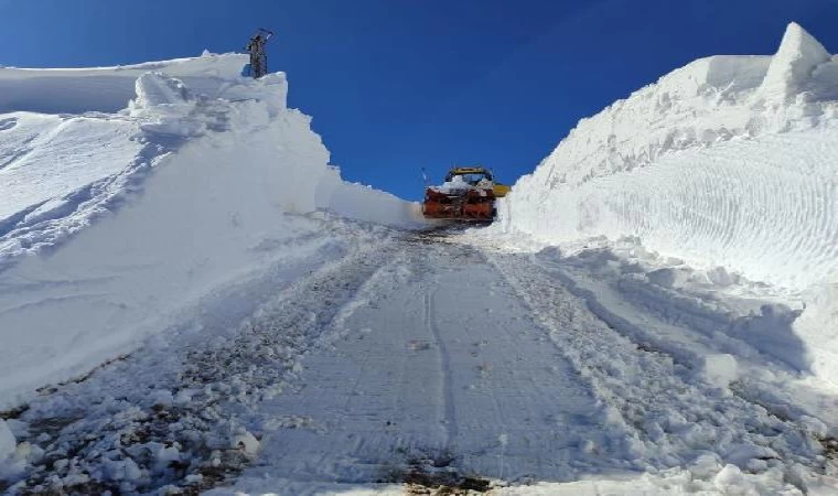 Van’da kar nedeniyle 492 yerleşim yerinin yolu ulaşıma kapandı