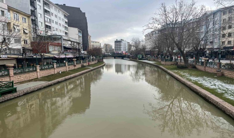 Yağışlar Porsuk Çayına yaradı