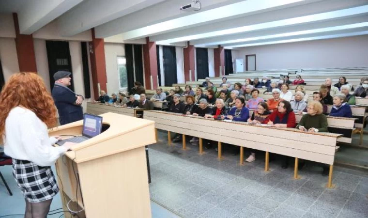 Yaşlılar mezun olmak istemeyince yüksek lisans programı açıldı