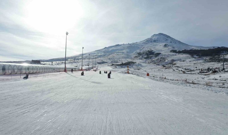 Yeni yılla Yıldız Dağında kayak heyecanı başladı