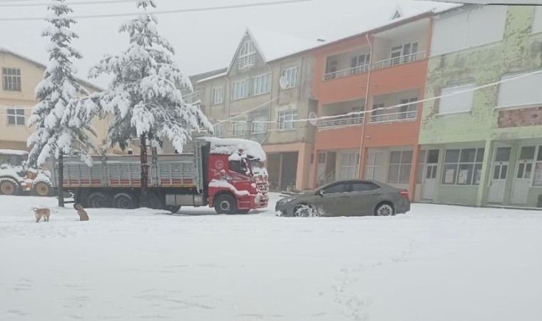 Zonguldakın yüksek kesimlerinde kar etkisini sürdürüyor