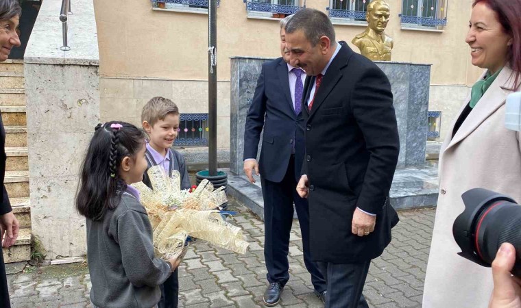 Zonguldakta öğrencilerin karne sevinci