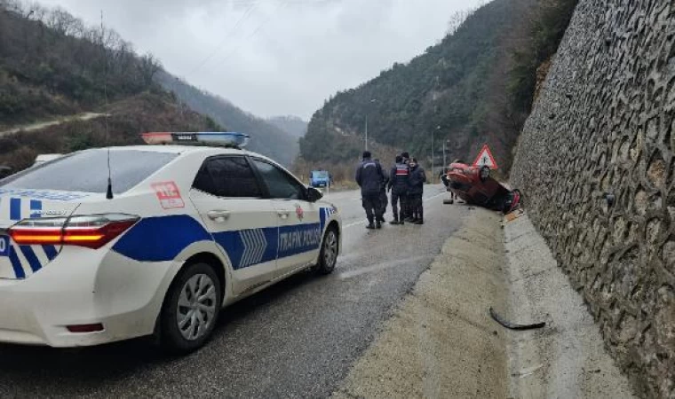 Zonguldak’ta otomobil takla attı: 3 yaralı