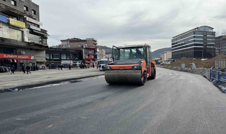 67 yıllık köprüde yıkım bitti, asfalt serimi başladı