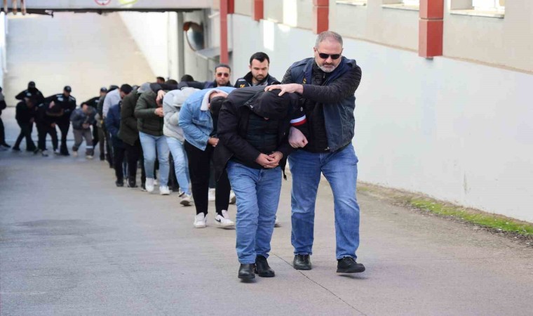 Adanada “SİBERGÖZ-21” operasyonunda yakalanan 21 kişi tutuklandı