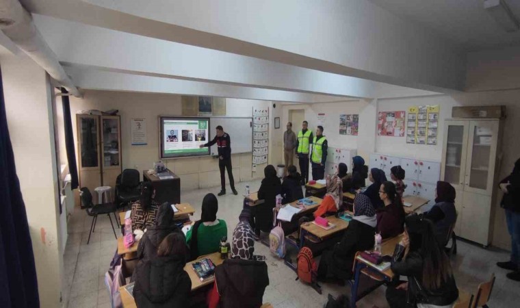 Afyonkarahisarda en iyi narkotik polisi anne eğitimi