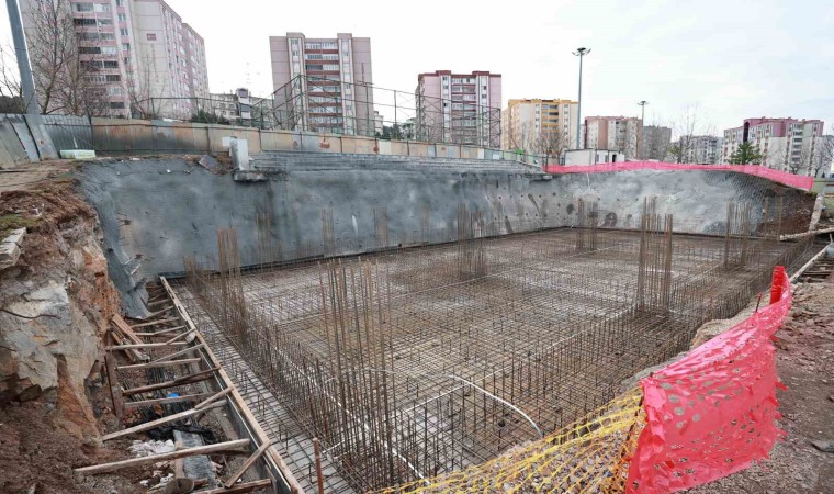 Ahmet Penbegüllü parkı yenileniyor