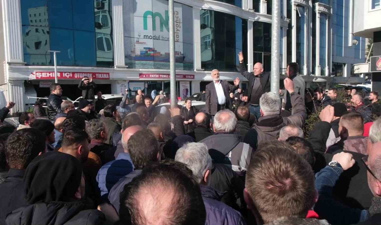 AK Parti Tekkeköy İlçe Teşkilatı ve muhtarlardan aday protestosu