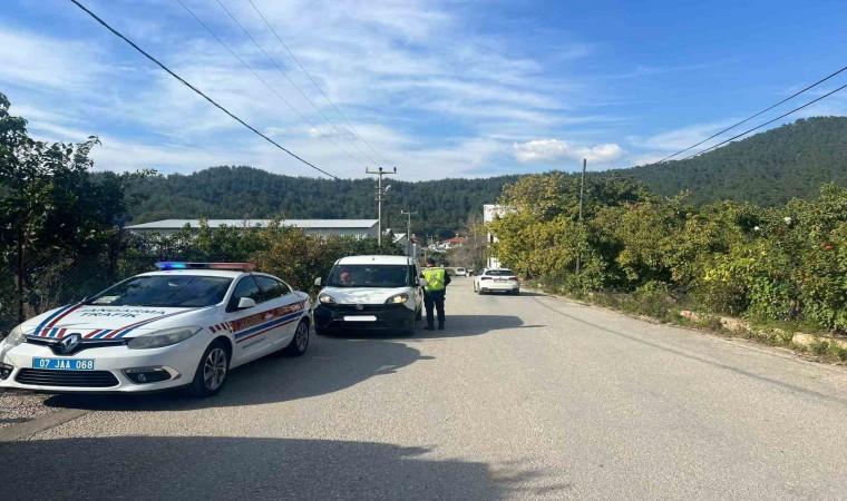 Alanyada 25 araç trafikten men edildi