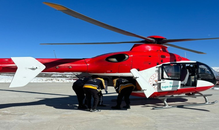 Ambulans helikopter hamile kadın için havalandı