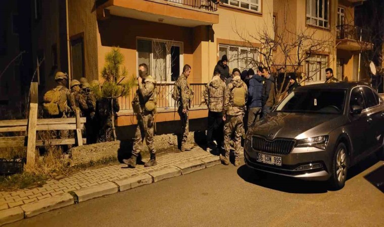 Ankarada babasının silahla rehin aldığı 7 yaşındaki çocuk 12 saat sonunda kurtarıldı