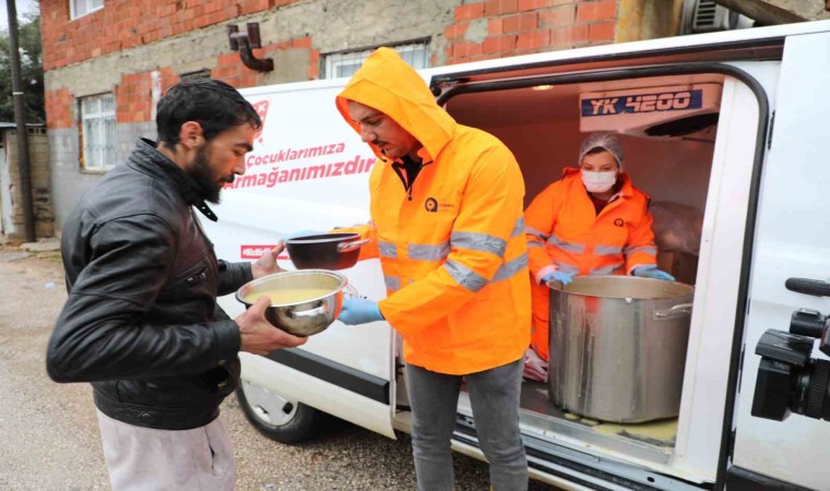 Antalyada sel sonrası yaralar sarılıyor