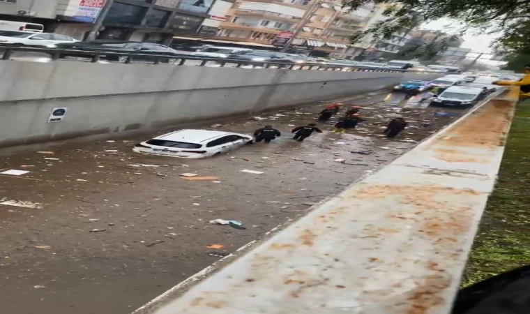 Antalya’yı sağanak vurdu; 5 ilçede okullar tatil (2)