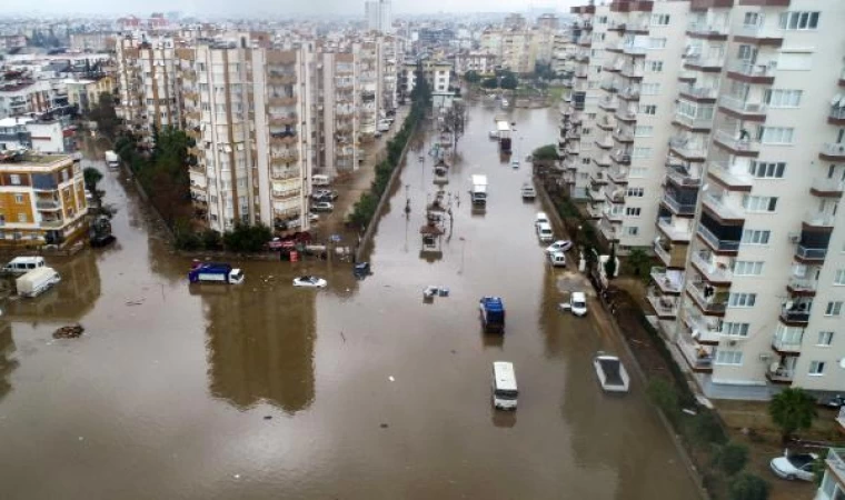 Antalya’yı sağanak vurdu; 5 ilçede okullar tatil (4)