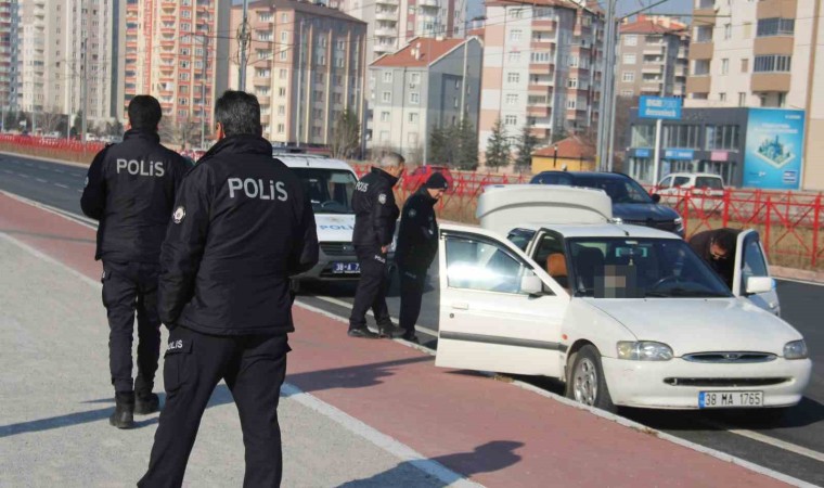 Aracın içinde ölü bulundu