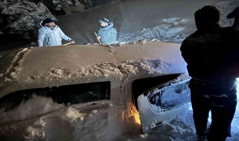 Artvinde çığ altında kalan operatör hayatını kaybetti