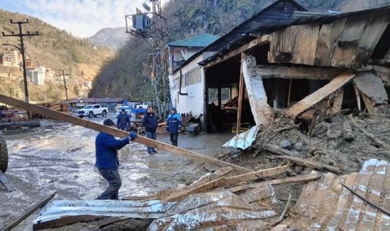 Artvin’de selin hasarı, gün ağarınca ortaya çıktı/ Ek fotoğraflar