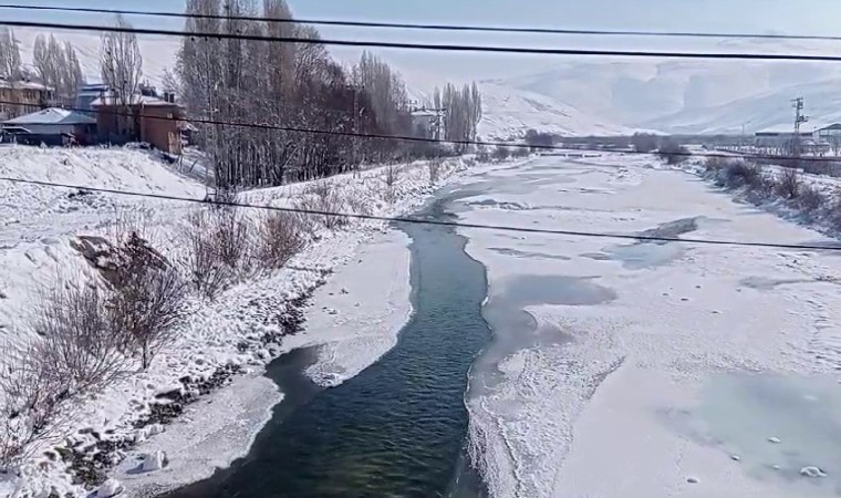 Aşırı soğuklar Aras Nehrini dondurdu