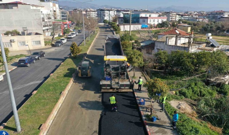 Aydın Büyükşehir Belediyesi yol yapım çalışmalarını sürdürüyor