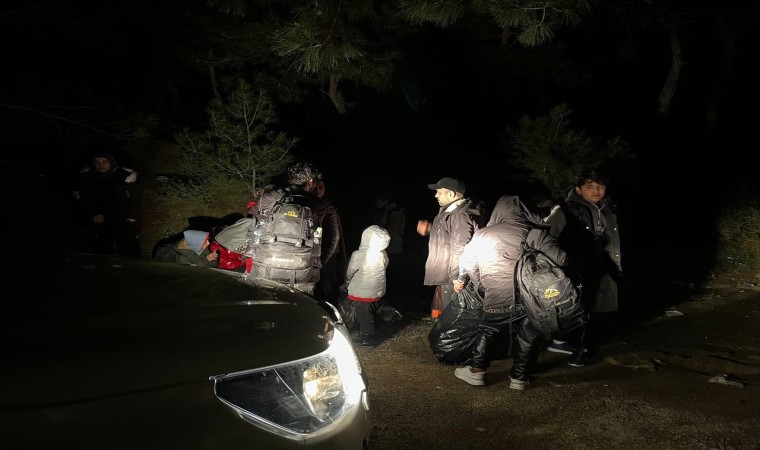 Ayvalıkta 15 düzensiz göçmen yakalandı