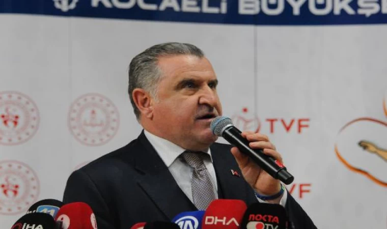 Bakan Bak: Voleybolda zirveye yürüyen, voleybol ülkesi olan bir Türkiye var