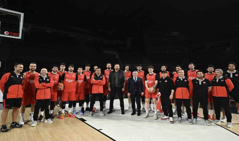 Bakan Baktan, A Milli Erkek Basketbol Takımına ziyaret