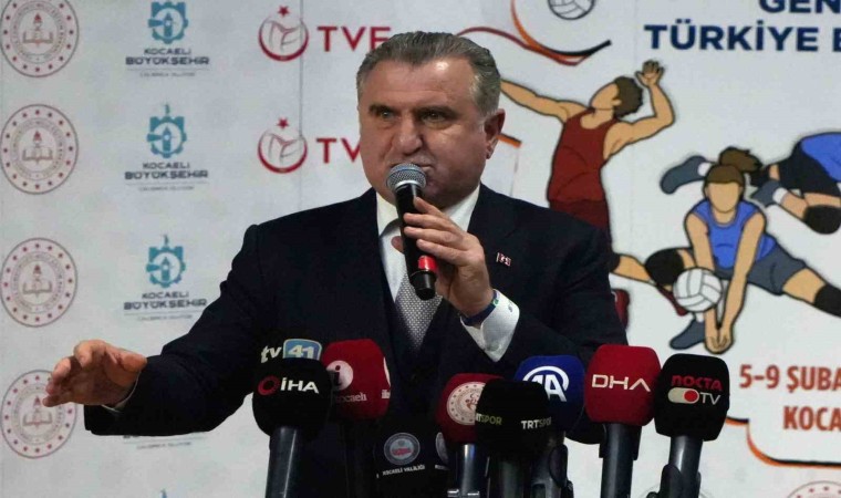 Bakan Osman Aşkın Bak: Voleybolda zirveye yürüyen Türkiye var