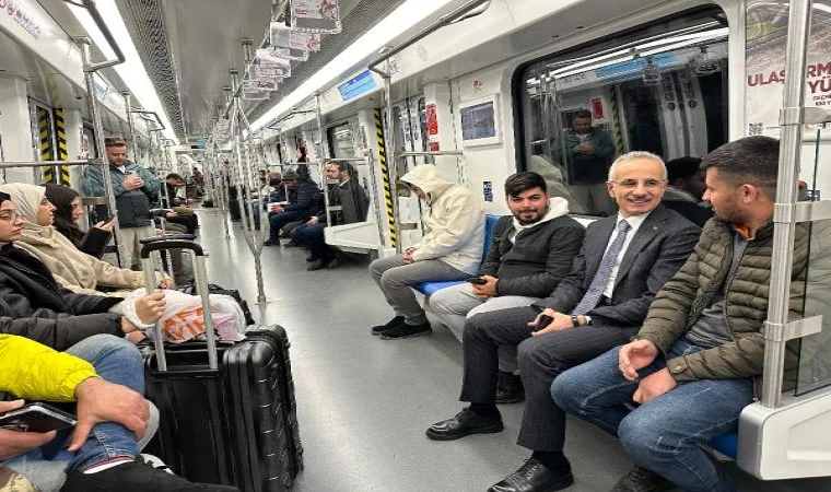 Bakan Uraloğlu, İstanbul Havalimanı’na metroyla gitti