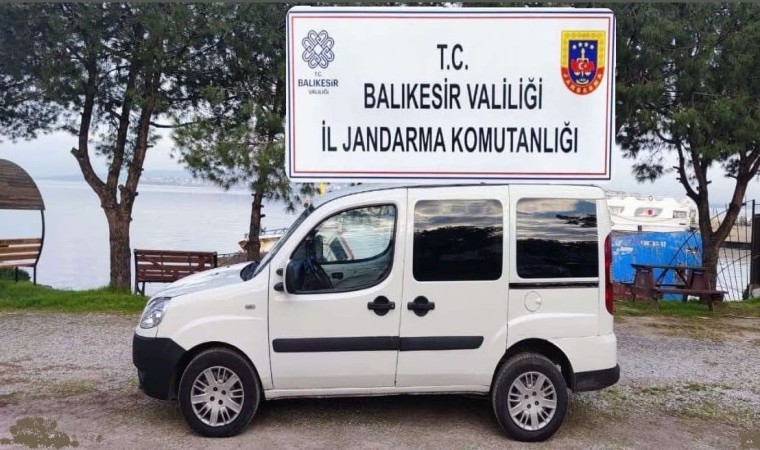 Balıkesirde 173 düzensiz göçmen ve 2 organizatör yakalandı