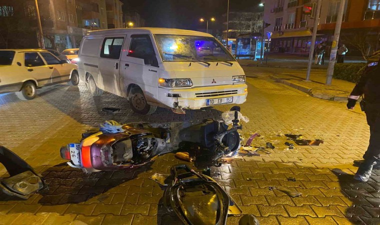 Balıkesirde trafik kazasında motosiklet sürücüsü yaralandı