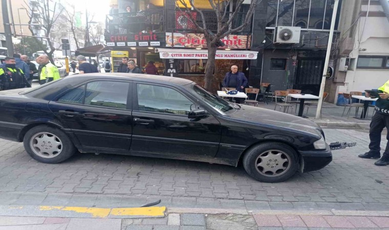 Bandırmadaki trafik kazasında motosikletteki 2 kişi yaralandı