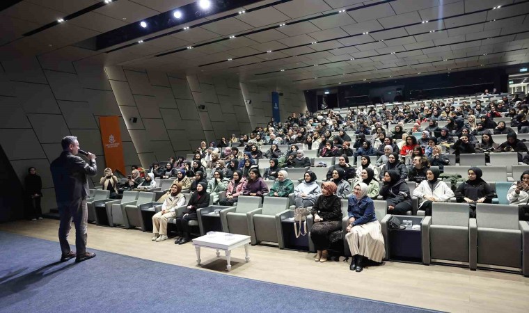 Başakşehir Belediye Başkanı Kartoğlu gençlere tavsiyelerde bulundu