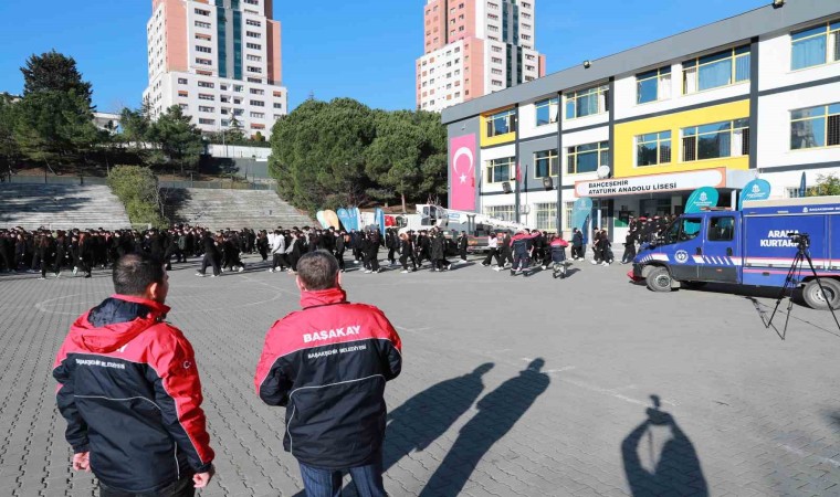 Başakşehirde deprem tatbikatı yapıldı