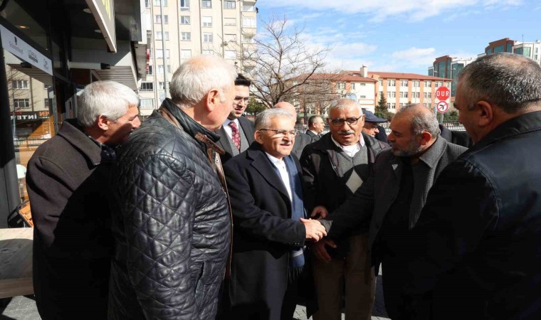 Başkan Büyükkılıç, Yoğunburçta esnafla kucaklaştı