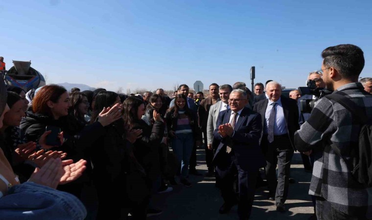 Başkan Büyükkılıçtan Necmettin Erbakana ölüm yıl dönümünde vefa örneği